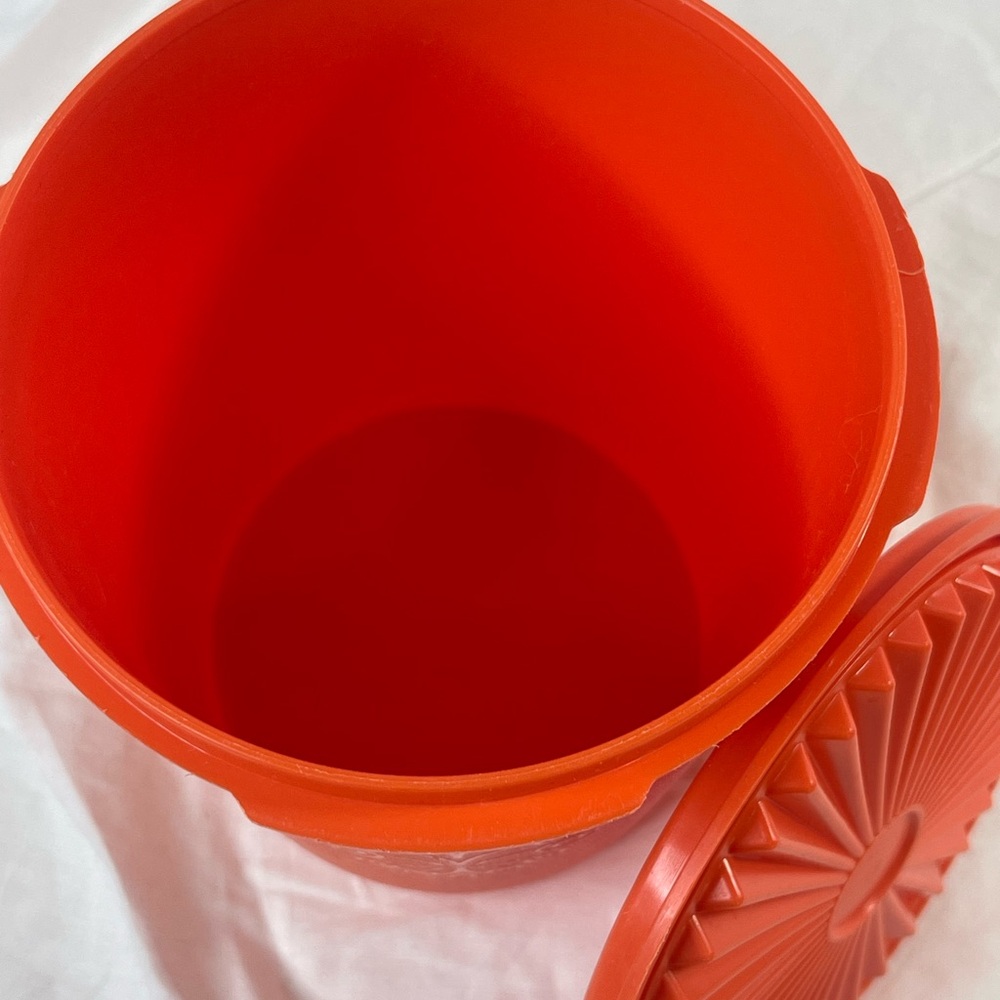 Vintage Tupperware Orange Canister, Made in USA - Picture 5 of 7